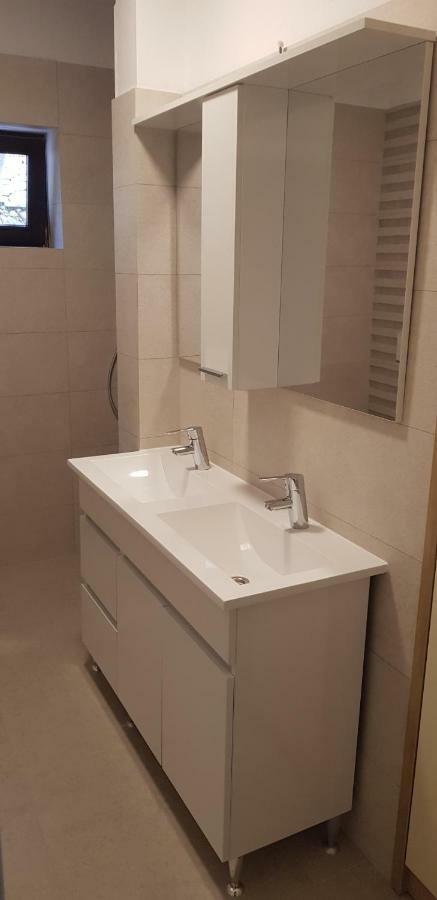 Premium Apartments Joy Примоштен Екстер'єр фото