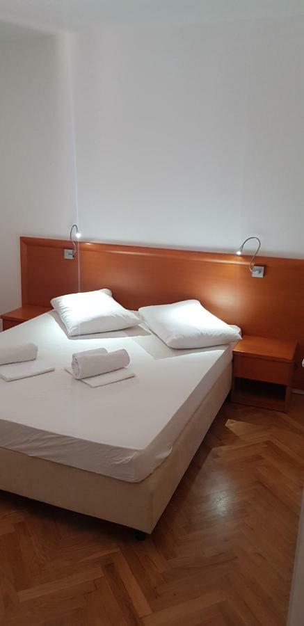 Premium Apartments Joy Примоштен Екстер'єр фото