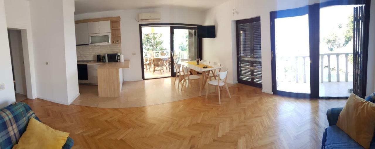 Premium Apartments Joy Примоштен Екстер'єр фото